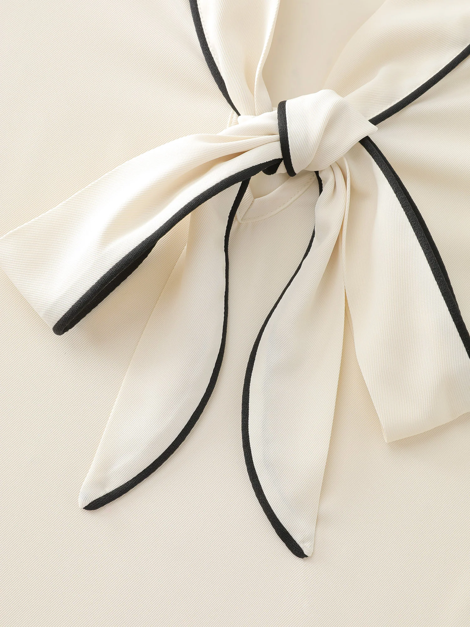 Bowknot Neckline Color Contrast Blouse - Image 7