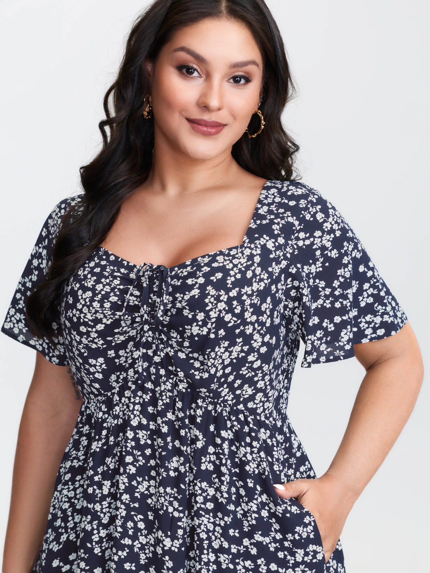 Ditsy Floral Sweetheart Drawstring Pocket Tiered Dress - Image 10