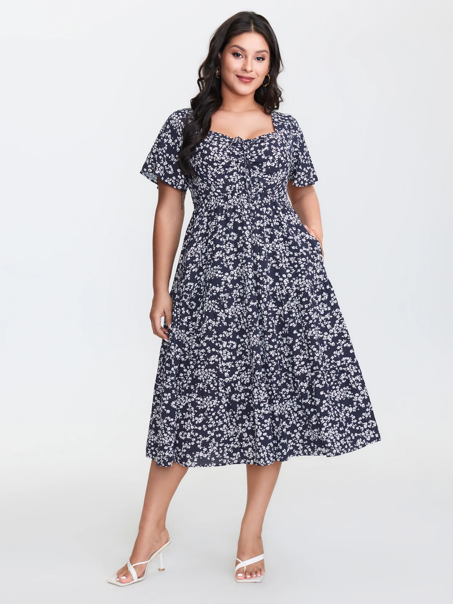 Ditsy Floral Sweetheart Drawstring Pocket Tiered Dress - Image 11