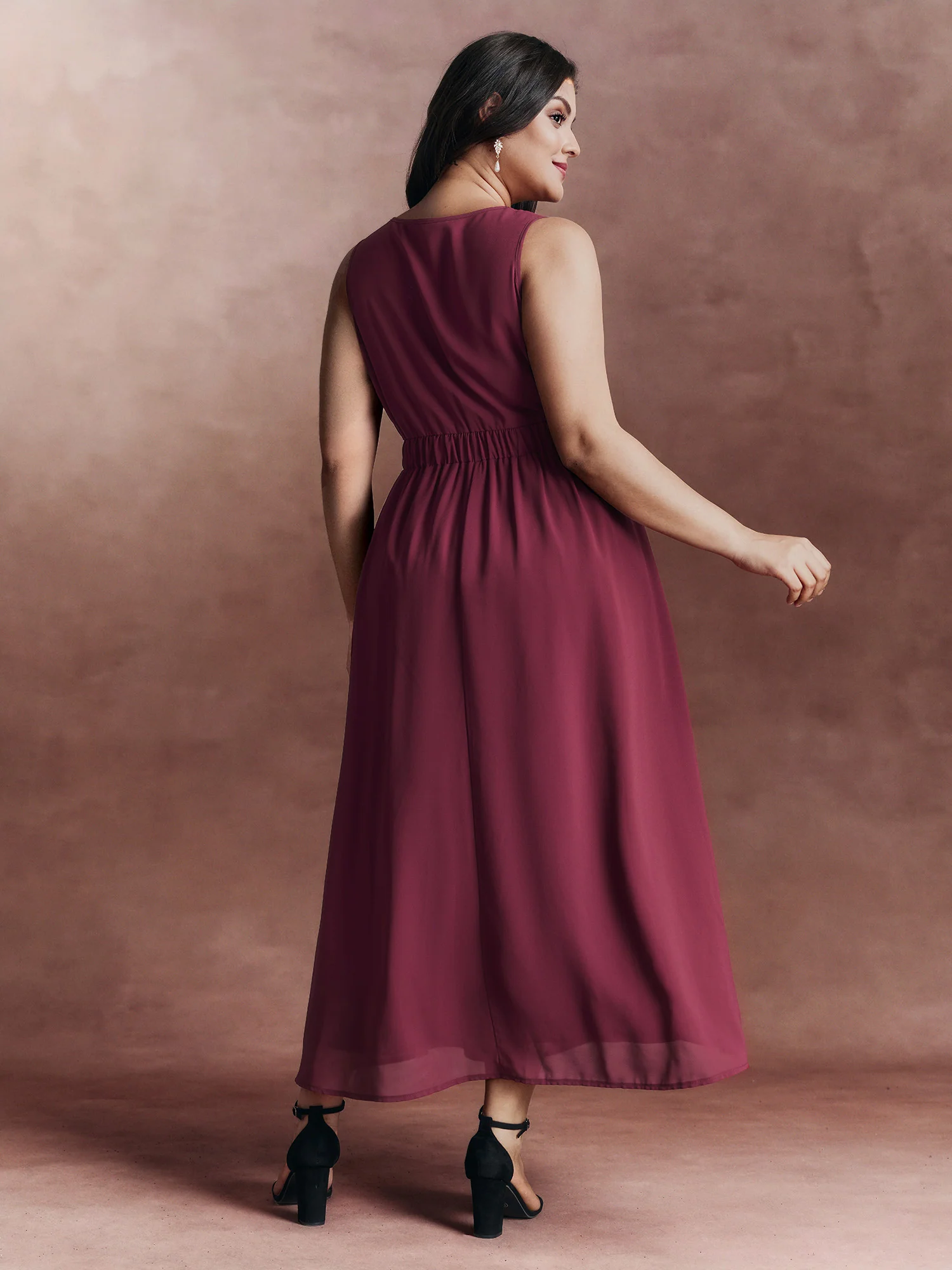 Floral Embroidered V-Neck Sleeveless Maxi Dress - Image 4