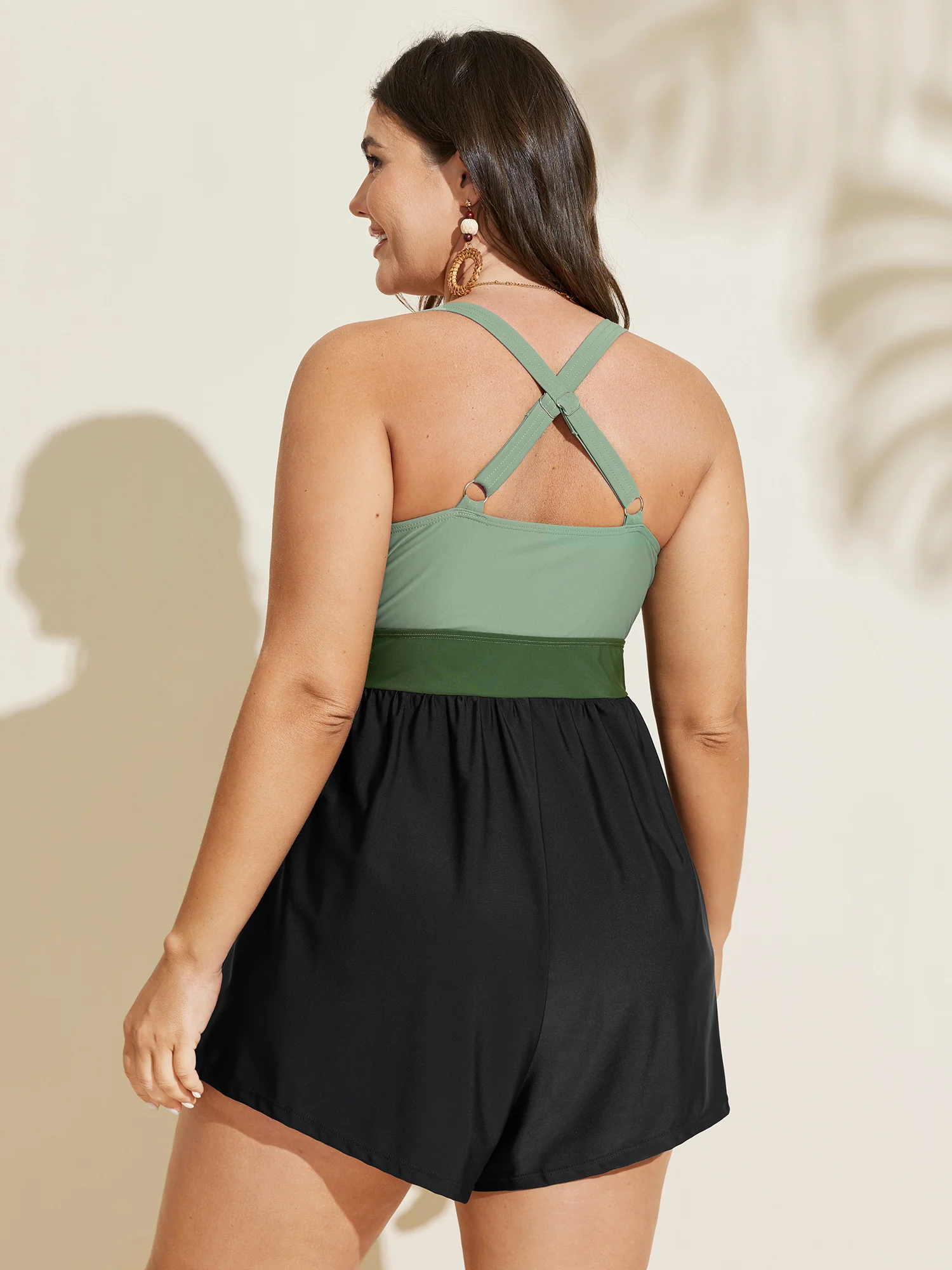 Patchwork Contrast Crossover One Piece Swimsuit - Image 5