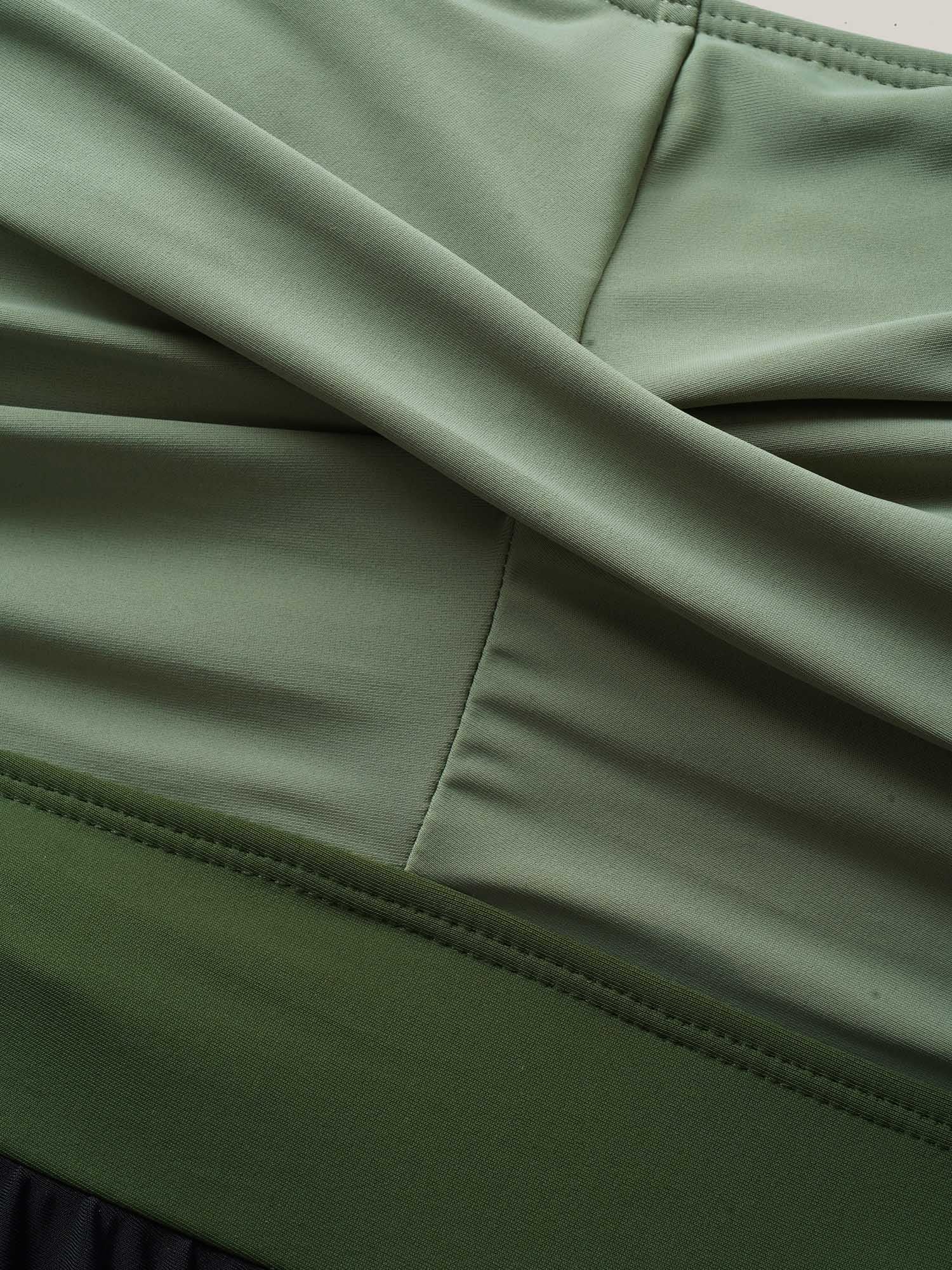 Patchwork Contrast Crossover One Piece Swimsuit - Image 6