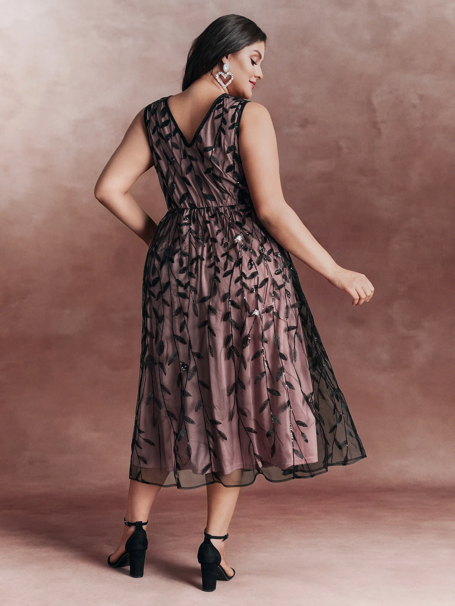 Sequin Embroidery Color Contrast V-Neck Midi Dress - Image 4