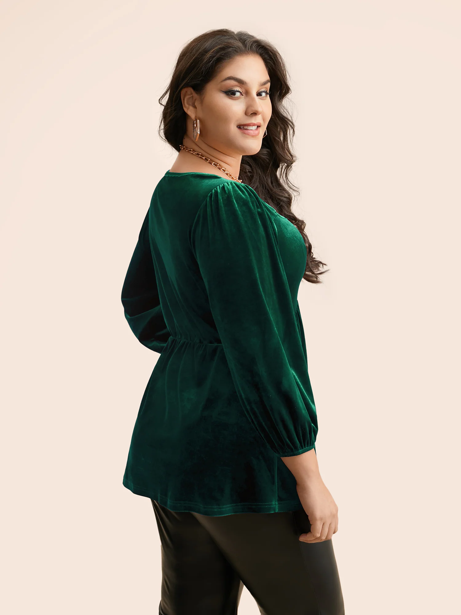 Velvet Heart Neckline Gathered Blouse - Image 11