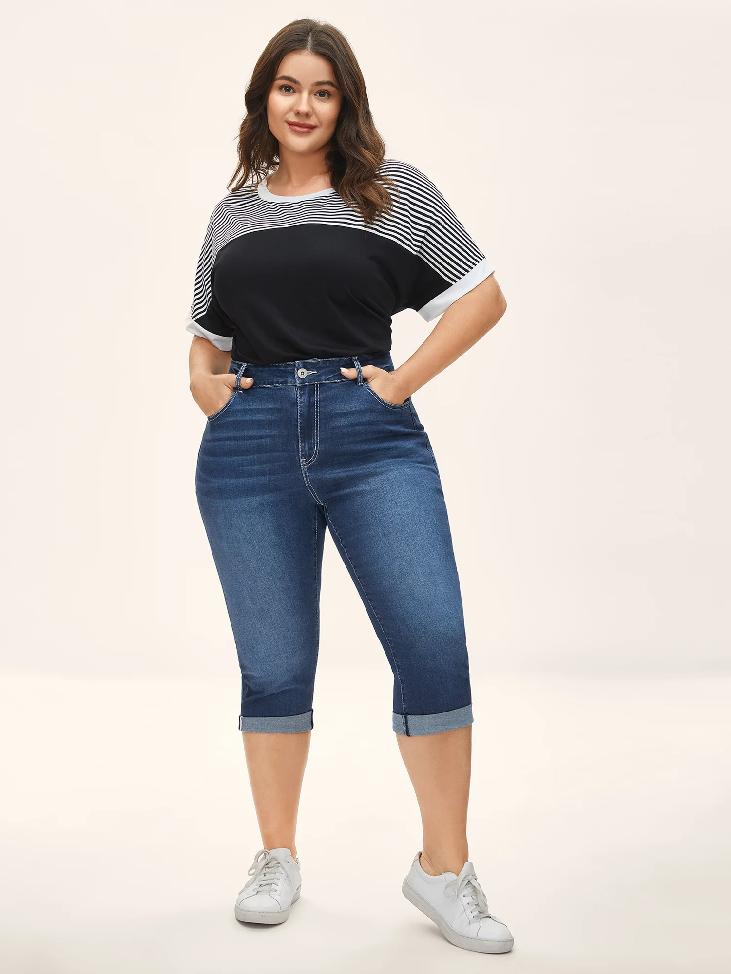 Folded Hem High-Rise Skinny-Fit Capri Jeans - Image 6